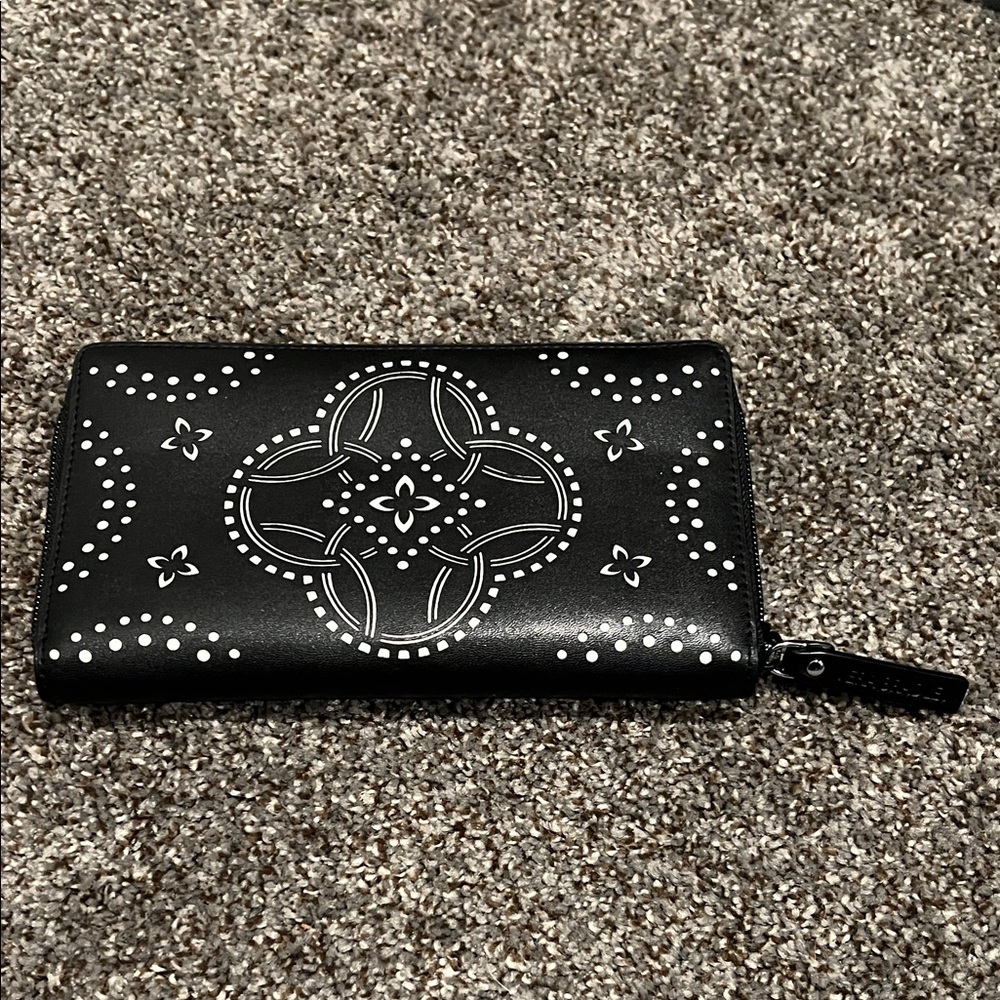 Vera Bradley Laser-Cut Accordion Wallet in Concerto Black